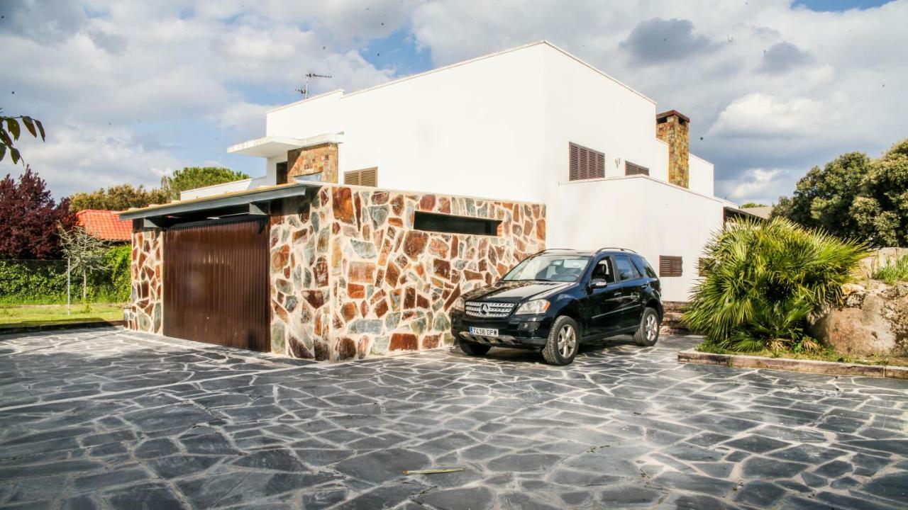 Villa La Roca Madrid Guadarrama Exteriér fotografie